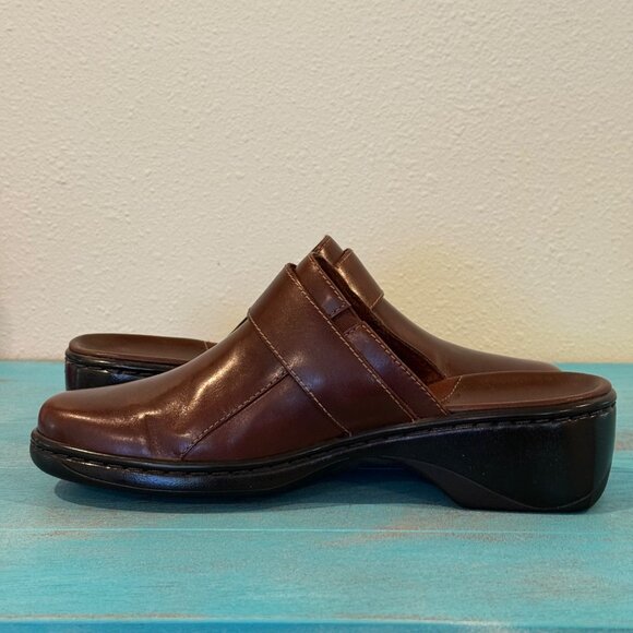 Clarks Womens Brown Leather Slip-On Mule Shoes With Buckle Detail Sz 7 #74106 - Picture 8 of 11